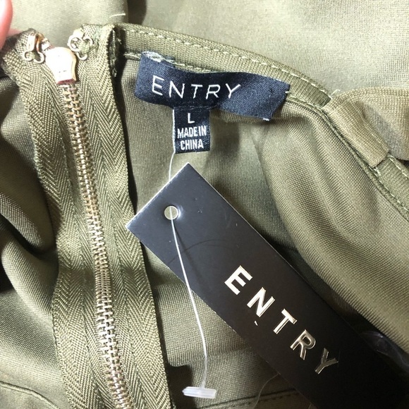 Entry Olive Green Jumpsuit Deep V Neck Gold Hardware Size L NWT - Picture 4 of 7